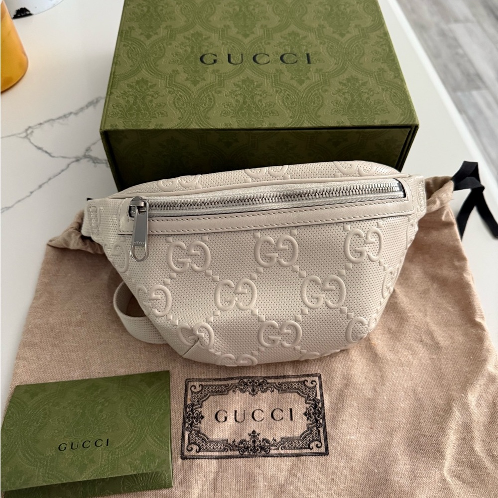 GUCCI
Calfskin GG Tennis Embossed
Belt Bag Mystic White